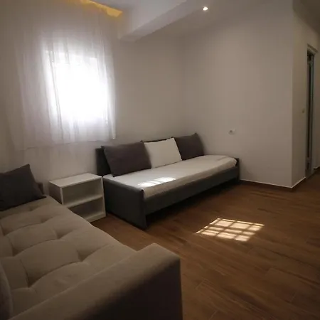 Apartment 31 *