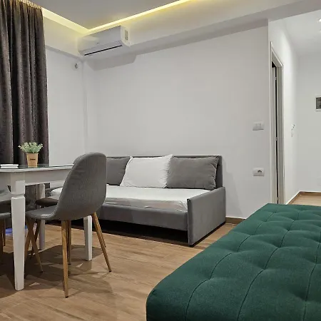 Apartment 31