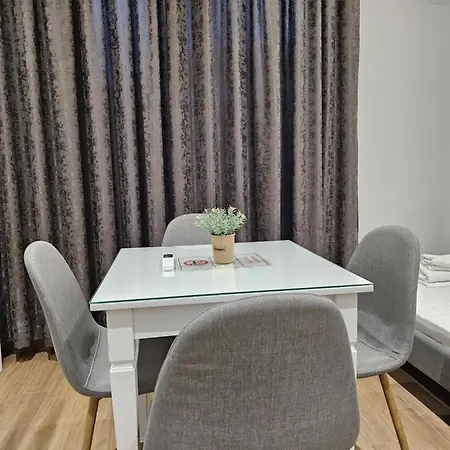 Apartment 31 *