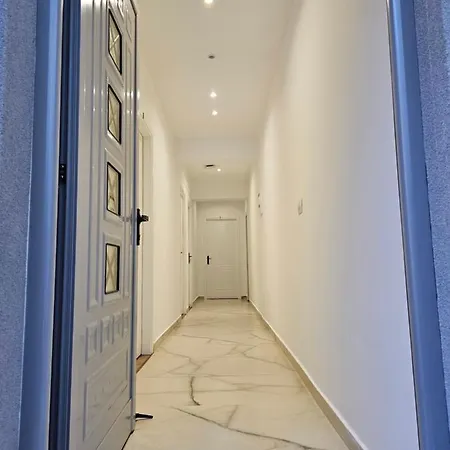 31 Apartment *