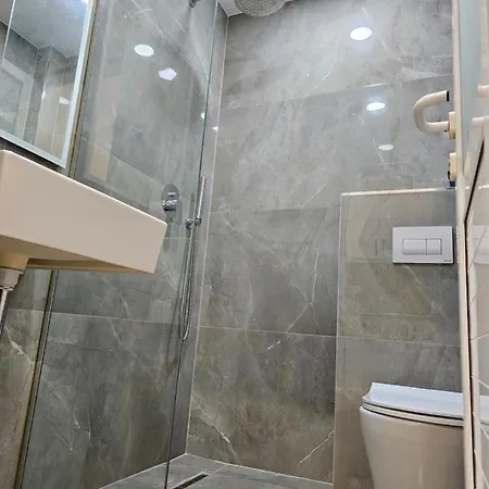 Apartment 31