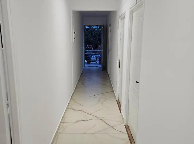 31 Apartment