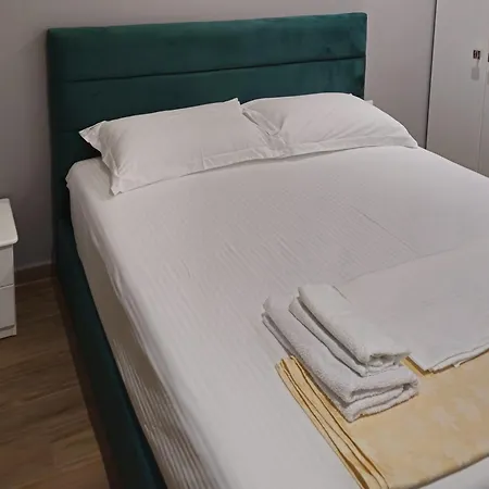 31 * Sarandë